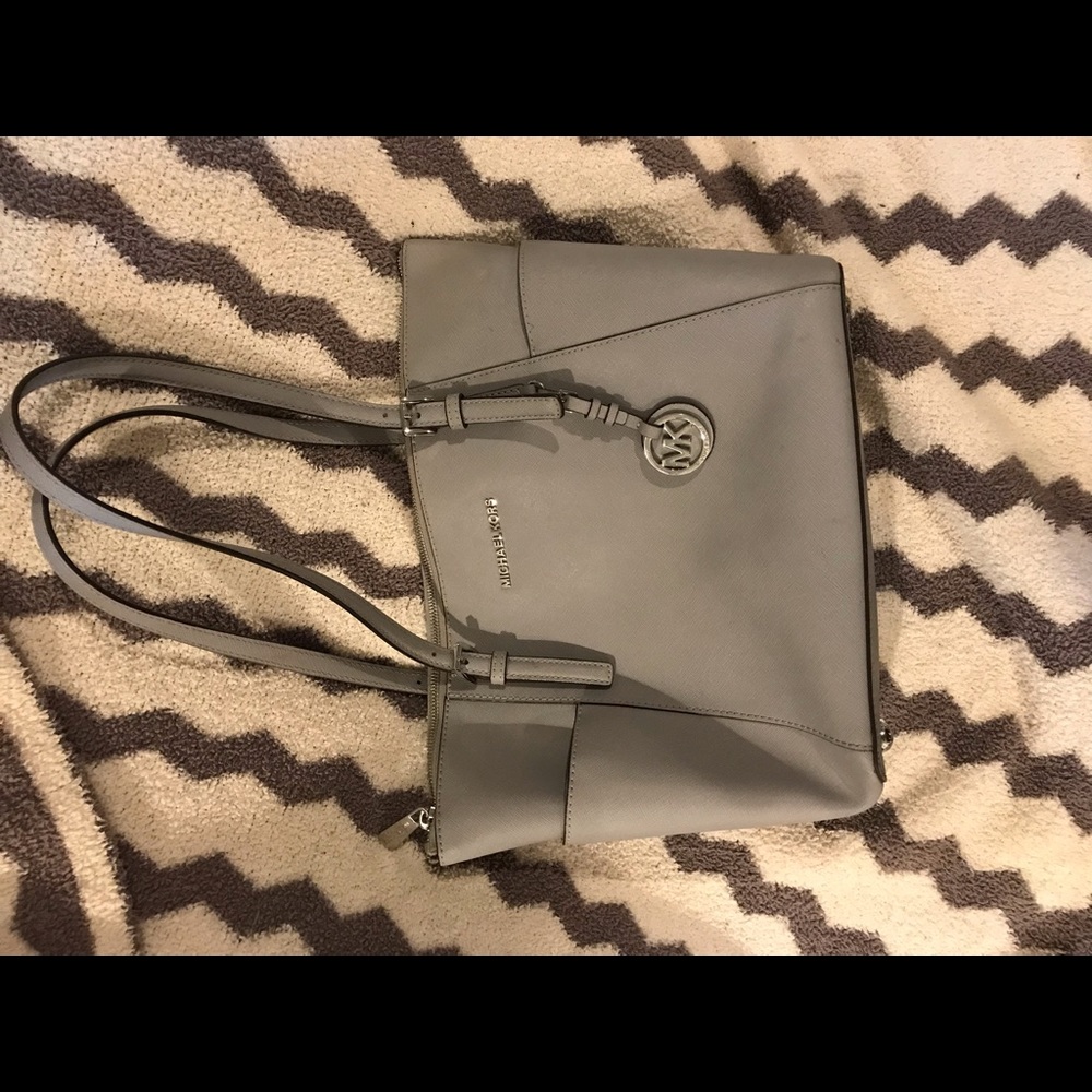 Michael kors jet set medium tote